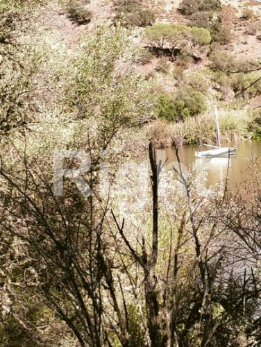 Terreno rústico com moradia em ruina em Alcoutim