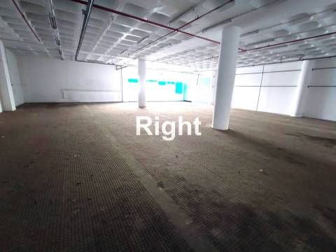 Edifício de armazéns no Prior Velho