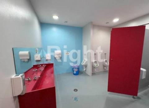 Armazém com logradouro no Prior Velho