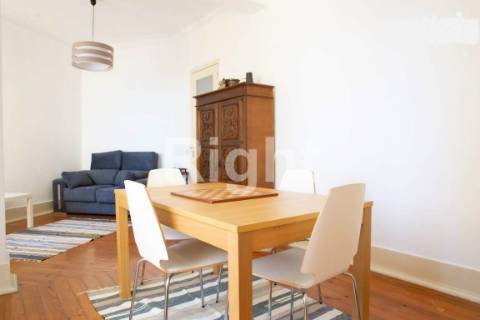 Apartamento T3 com vista rio, próximo do Panteão Nacional, Lisboa