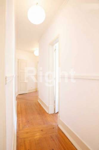 Apartamento T3 com vista rio, próximo do Panteão Nacional, Lisboa