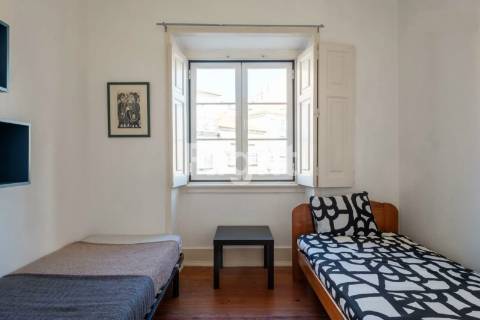 Apartamento T3 com vista rio, próximo do Panteão Nacional, Lisboa