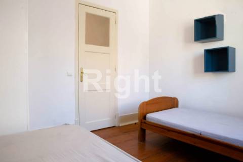 Apartamento T3 com vista rio, próximo do Panteão Nacional, Lisboa