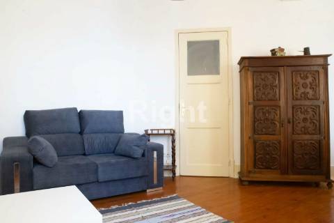 Apartamento T3 com vista rio, próximo do Panteão Nacional, Lisboa