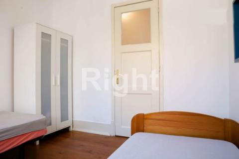 Apartamento T3 com vista rio, próximo do Panteão Nacional, Lisboa