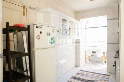 Apartamento T3 com vista rio, próximo do Panteão Nacional, Lisboa