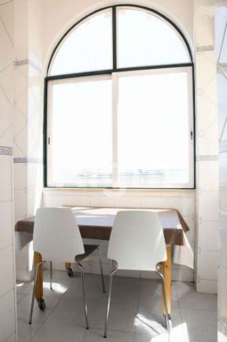 Apartamento T3 com vista rio, próximo do Panteão Nacional, Lisboa