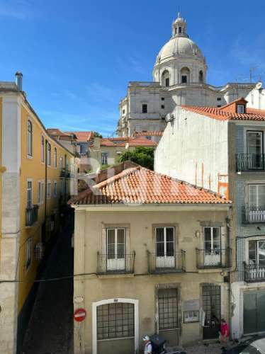 Apartamento T3 com vista rio, próximo do Panteão Nacional, Lisboa