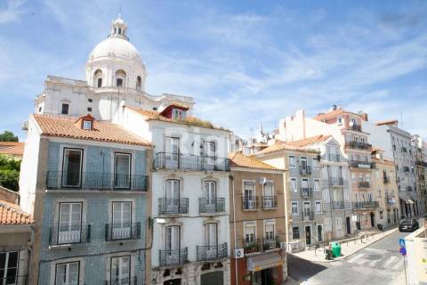 Apartamento T3 com vista rio, próximo do Panteão Nacional, Lisboa