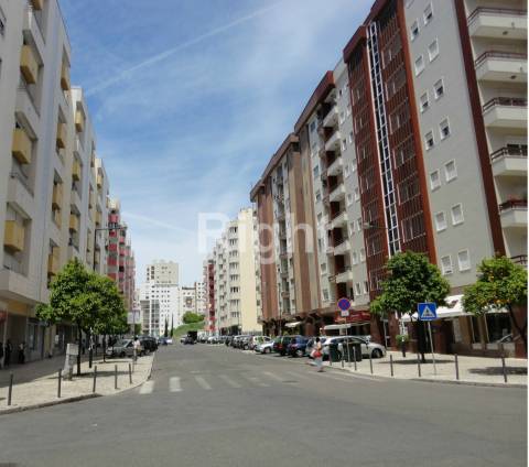 Cede-se posição contratual de cabeleireiro nas Laranjeiras