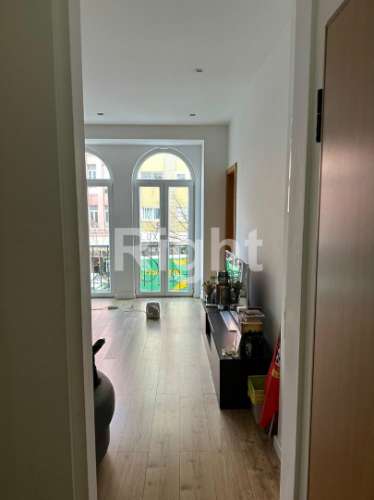 Apartamento T5 remodelado com terraço em Arroios