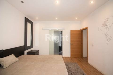 Apartamento T5 remodelado com terraço em Arroios