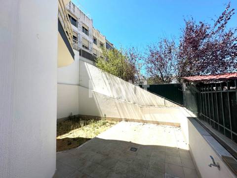 Prédio novo em Benfica