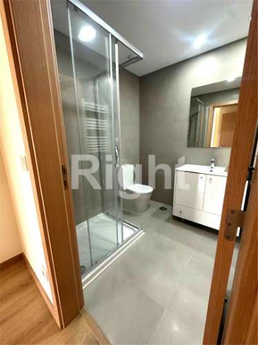 Apartamento T2 com garagem em empreendimento novo nas Laranjeiras