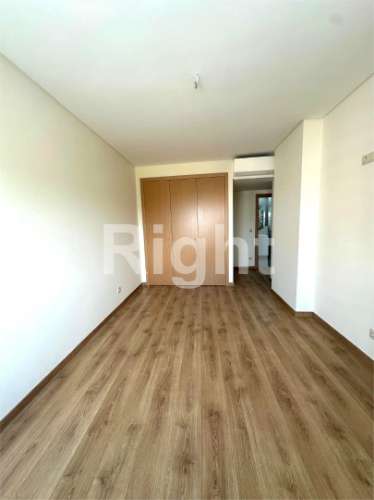 Apartamento T2 com garagem em empreendimento novo nas Laranjeiras