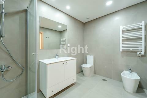 Apartamento T3 com garagem em empreendimento novo nas Laranjeiras