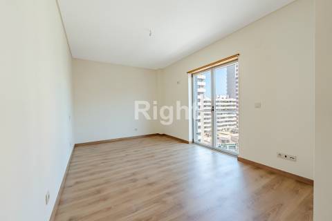 Apartamento T3 com garagem em empreendimento novo nas Laranjeiras