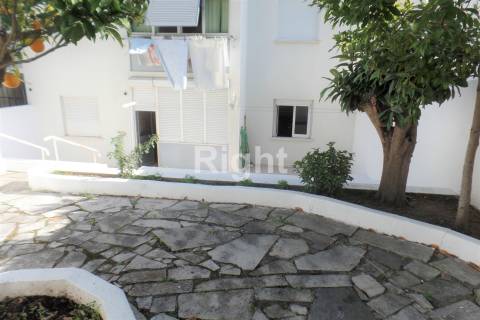 Apartamento T3 para investimento com logradouro em Vila Franca de Xira