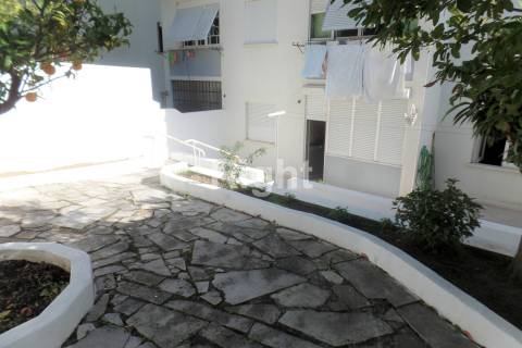 Apartamento T3 para investimento com logradouro em Vila Franca de Xira