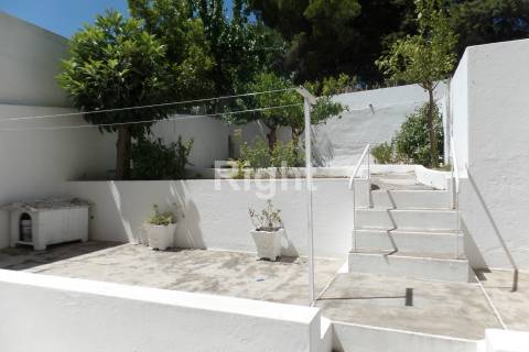 Apartamento T3 para investimento com logradouro em Vila Franca de Xira