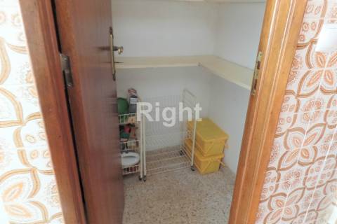 Apartamento T3 para investimento com logradouro em Vila Franca de Xira