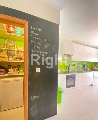 Apartamento T3 com terraço de 80m2 na Quinta da Bela Vista