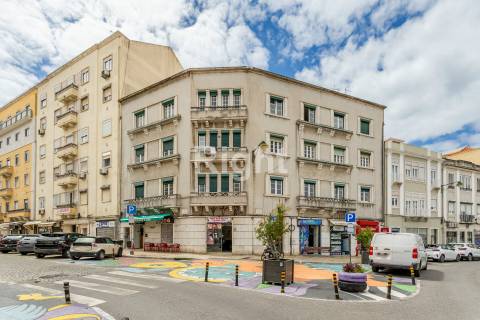 Apartamento T5 em Arroios