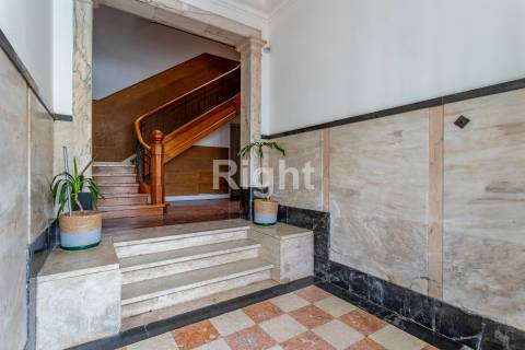 Apartamento T5 em Arroios