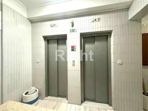 Escritório com 170m2 nas Picoas