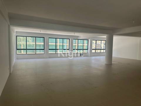 Escritório com 170m2 nas Picoas