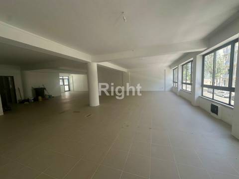 Escritório com 170m2 nas Picoas