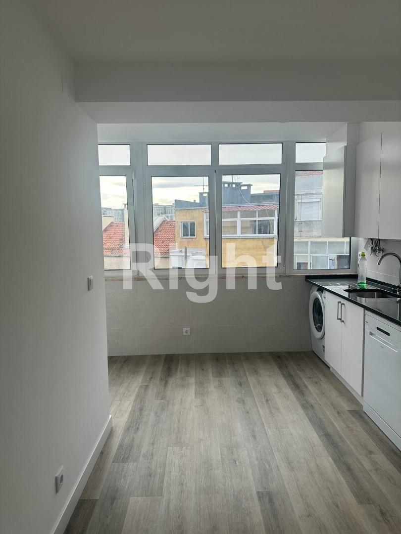 Apartamento T1+1 remodelado no Bairro do Rego