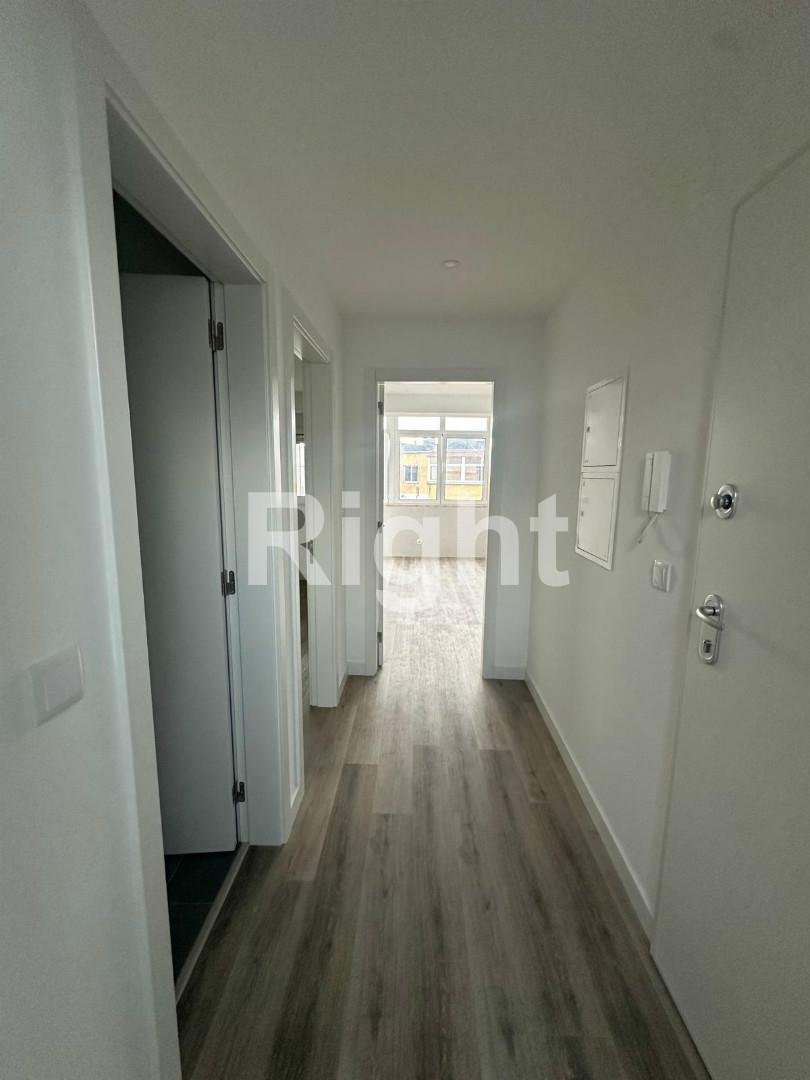 Apartamento T1+1 remodelado no Bairro do Rego