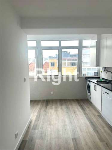 Apartamento T1+1 remodelado no Bairro do Rego