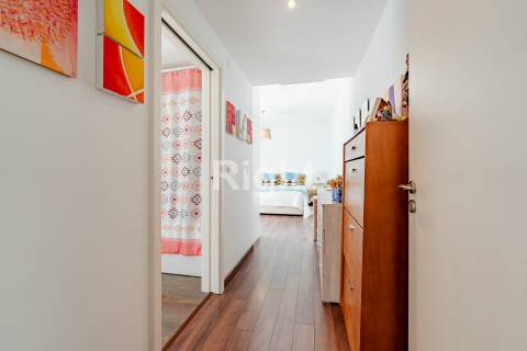 Apartamento T2 com 2 lugares de estacionamento e arrecadação