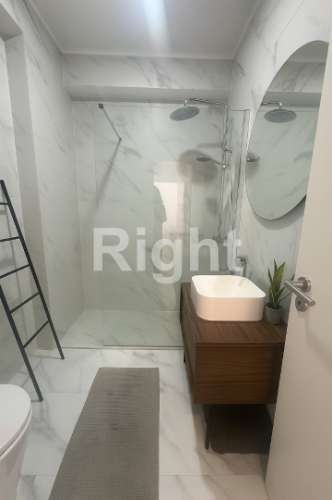 Apartamento T1 renovado com 1 lugar de estacionamento