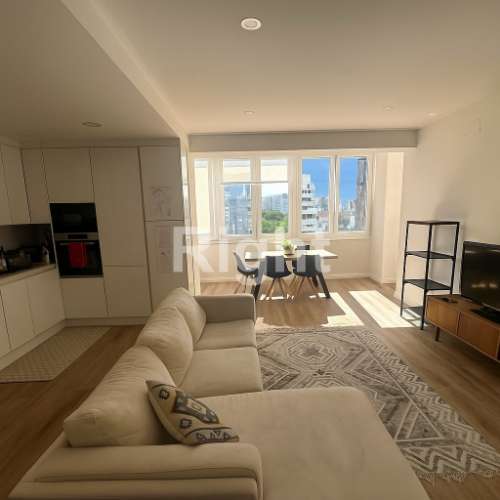 Apartamento T1 renovado com 1 lugar de estacionamento