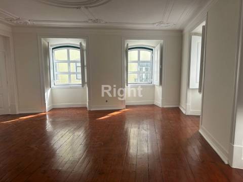 Apartamento T3 com charme no coração do Príncipe Real