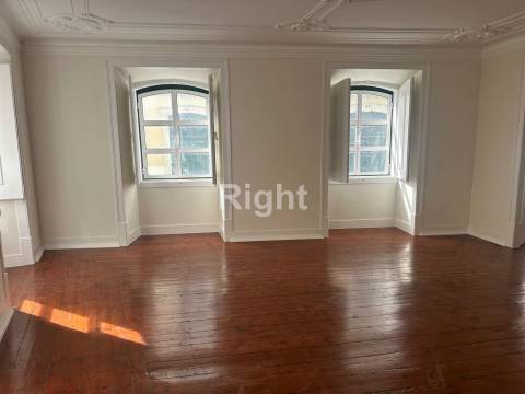 Apartamento T3 com charme no coração do Príncipe Real