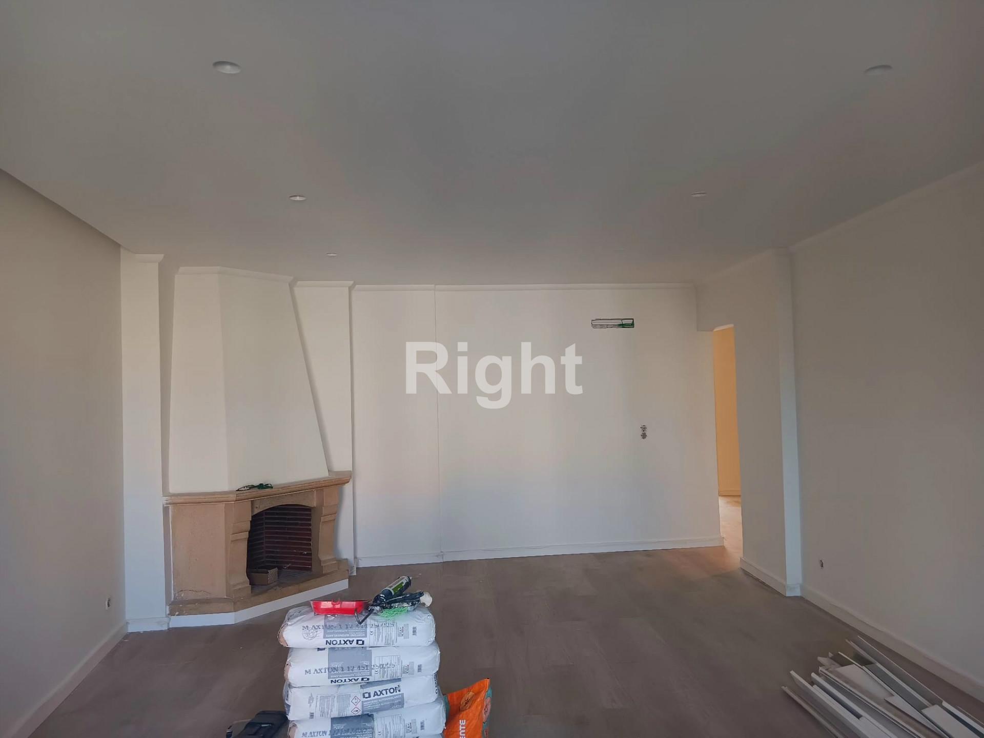 T4 Espaçoso e Luminoso em Massamá/Monte Abraão — Ideal para Famílias!