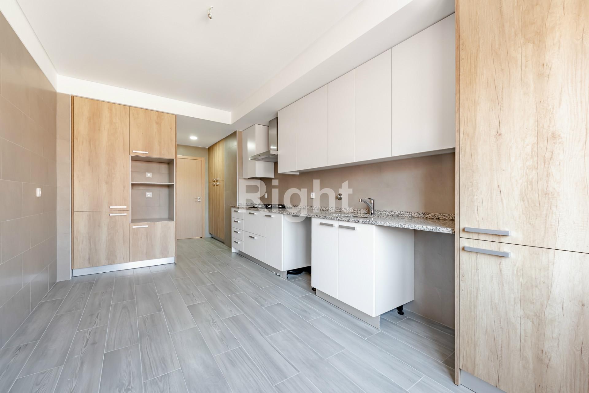 Apartamento T1 novo com parqueamento nas Laranjeiras, Lisboa