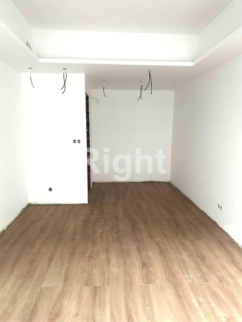 Apartamento T2 em fase de remodelação em São Domingos de Benfica