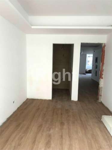 Apartamento T2 em fase de remodelação em São Domingos de Benfica