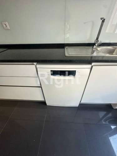 Apartamento T2 renovado no centro da Amadora