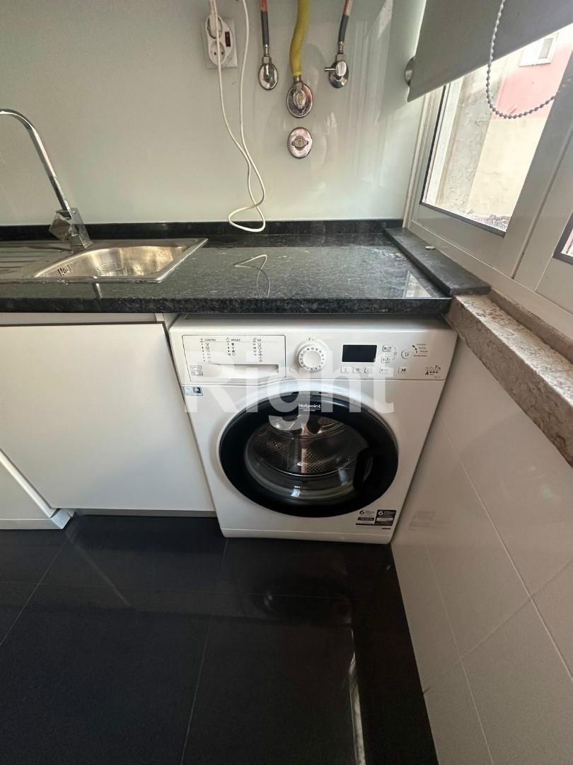 Apartamento T2 renovado no centro da Amadora