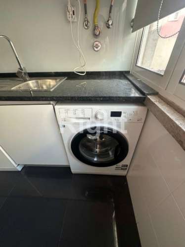 Apartamento T2 renovado no centro da Amadora