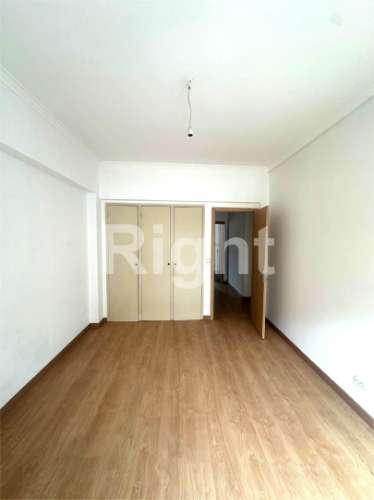 Apartamento T2 em Miraflores, Algés