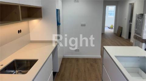 Apartamento T2 totalmente reabilitado em São Domingos de Benfica