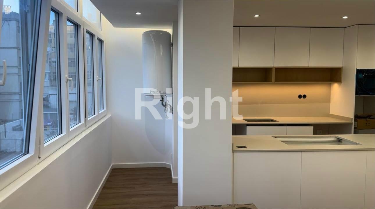 Apartamento T2 totalmente reabilitado em São Domingos de Benfica