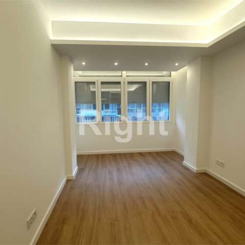 Apartamento T2 totalmente reabilitado em São Domingos de Benfica